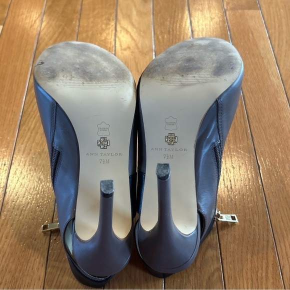 Ann Taylor Cara Crisscross Peep Toe Leather Sandals Heels Black Tan Women’s 7.5 - Picture 10 of 10